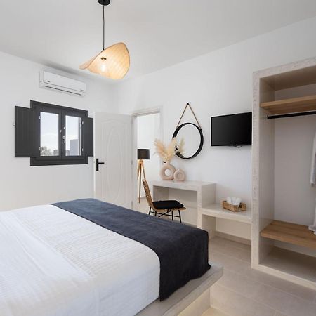 Almira Luxury Suites Perivolos  Exterior foto