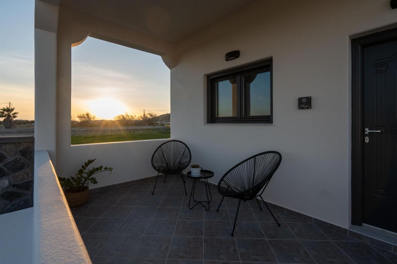 Almira Luxury Suites Perivolos  Exterior foto
